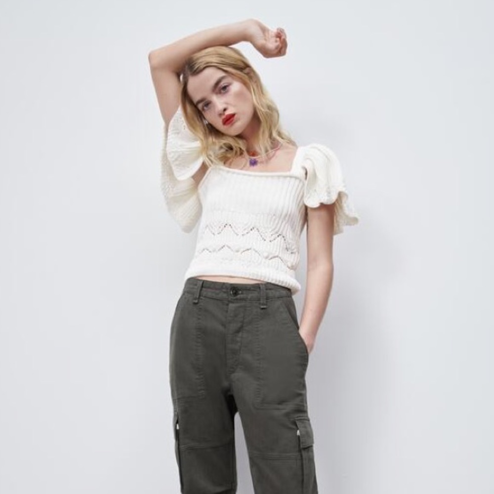 Zara White Ruffle Shoulder Puff Sleeve Knit Top - Small